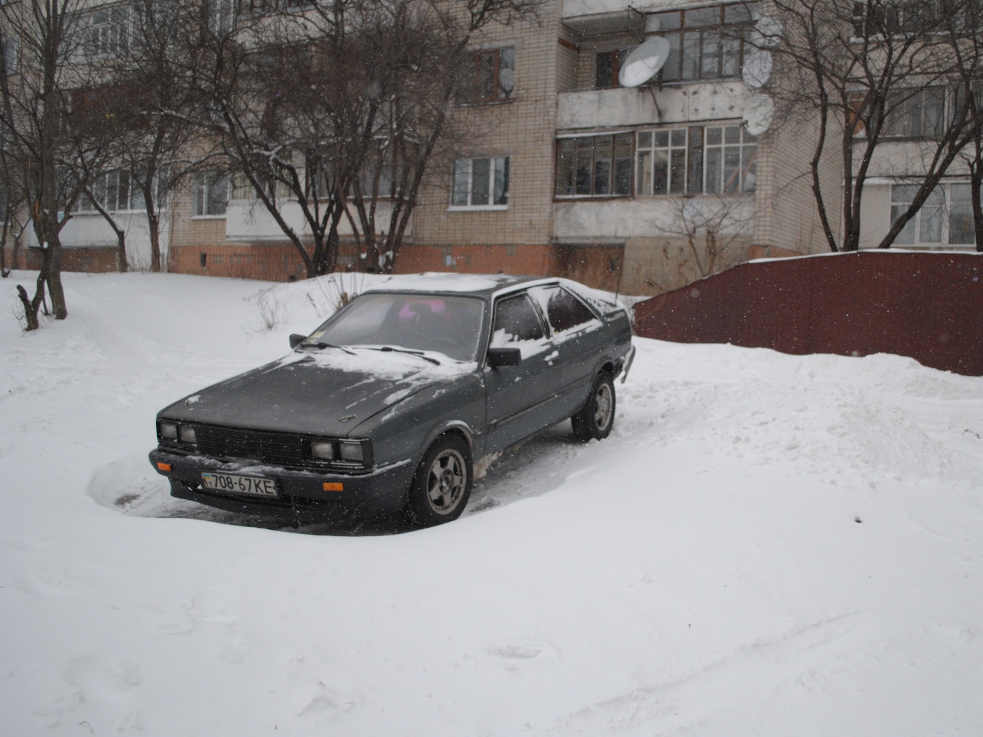 трохи салону та банку глушника 1