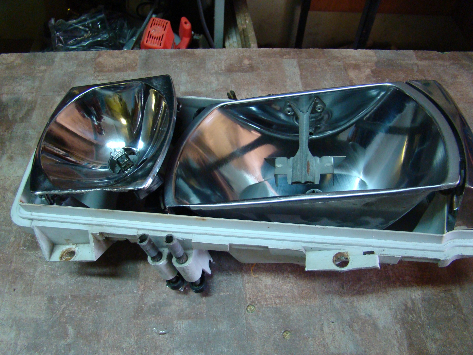Блок фари Audi COUPE GT. Ремонт. 5