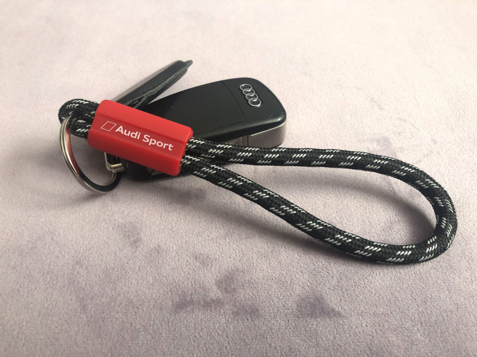 Брелок на ключі Audi 1