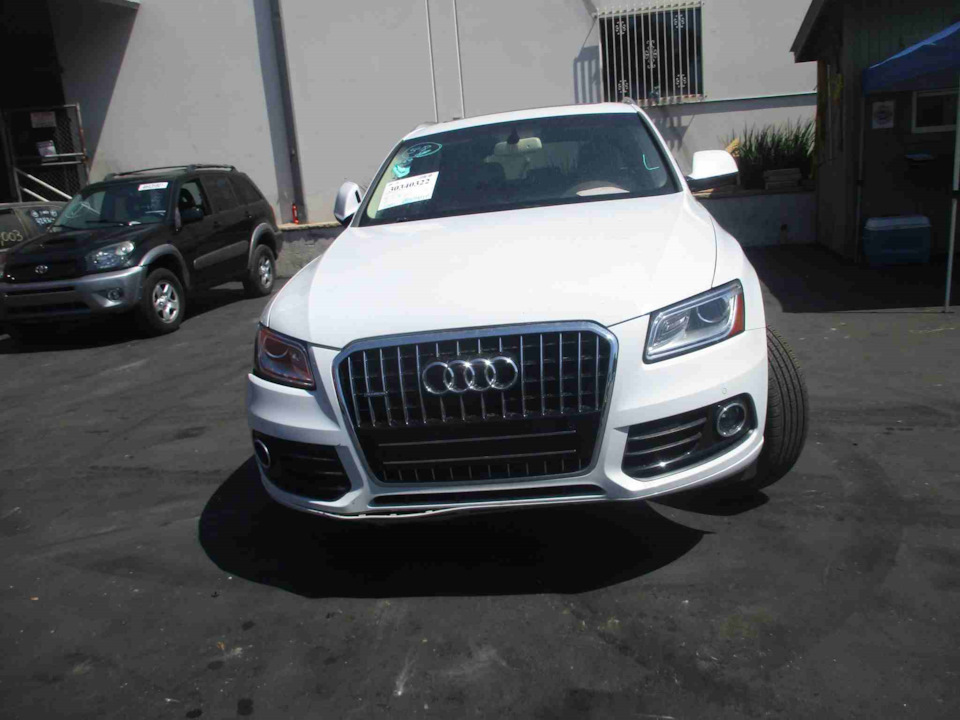Яка вона була в порту США Q5 Glacier White Metallic 5