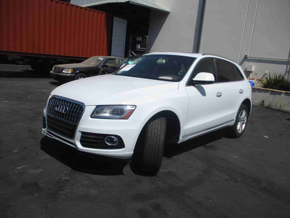 Яка вона була в порту США Q5 Glacier White Metallic 1