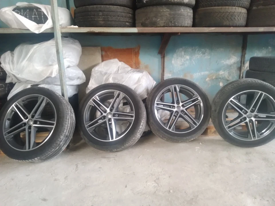 Комплект коліс Audi Q5 r20