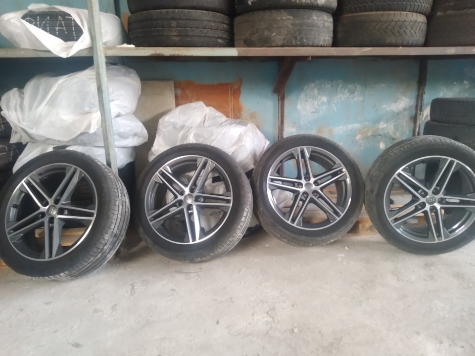 Комплект коліс Audi Q5 r20 1