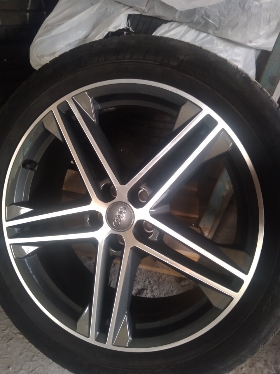 Комплект коліс Audi Q5 r20 2