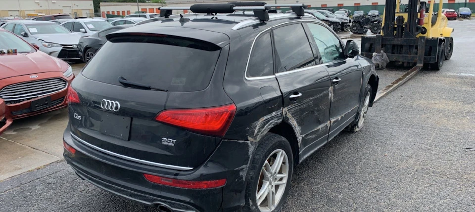 1. Купівля Audi Q5 у США