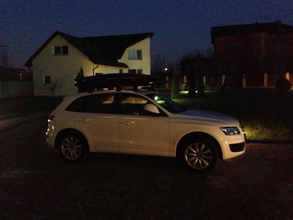 Автобагажники THULE Dynamic 900 (фотосет) Audi Q5 1