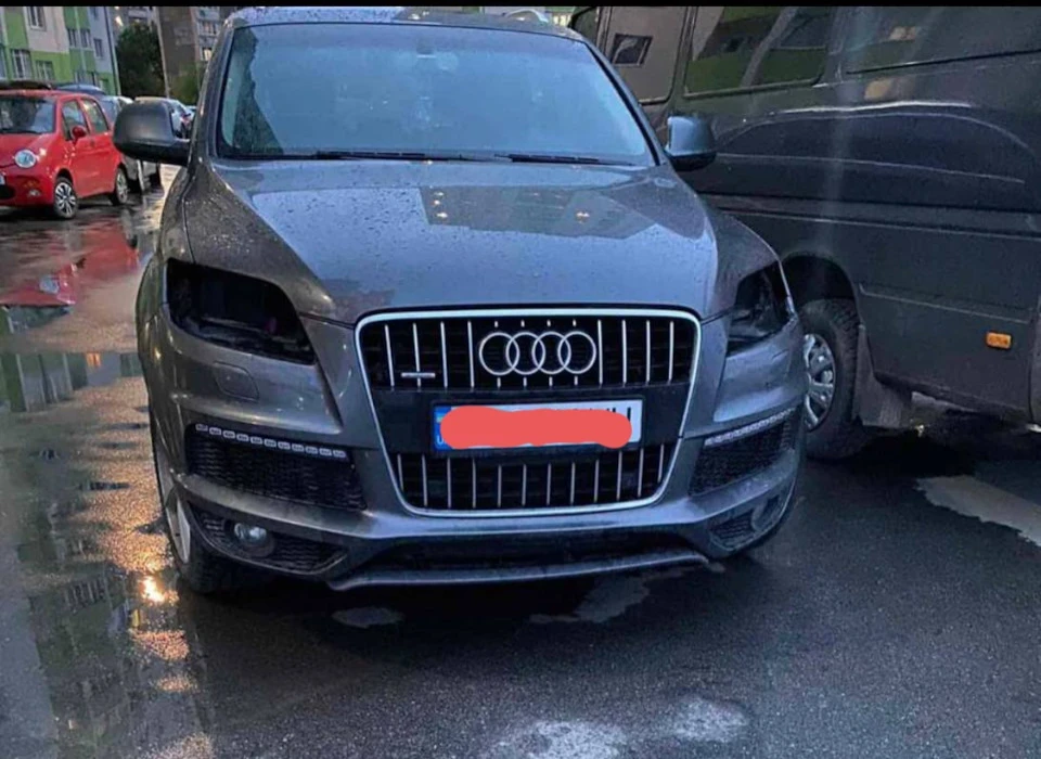 Хто як захищає фари Audi Q7 від крадіжки?