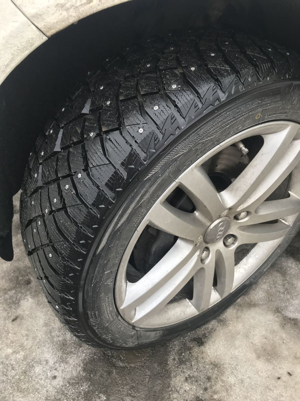 nitto therma spike 275/45 r20 4