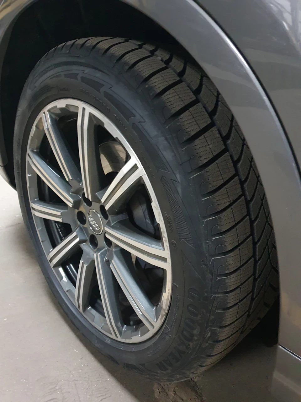 Нові шини для Q7 4M 255/50R20 109V