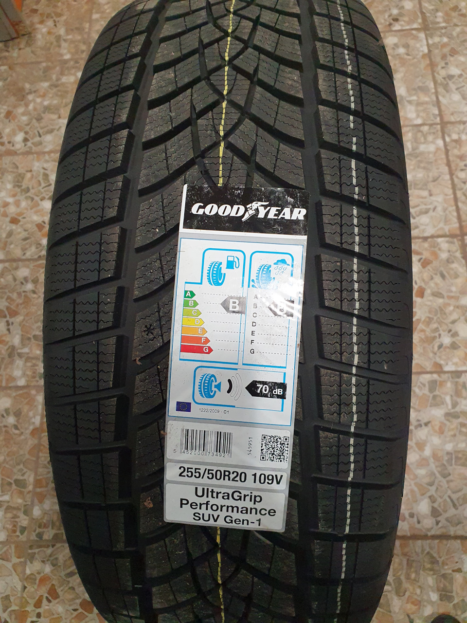 Нові шини для Q7 4M 255/50R20 109V 2