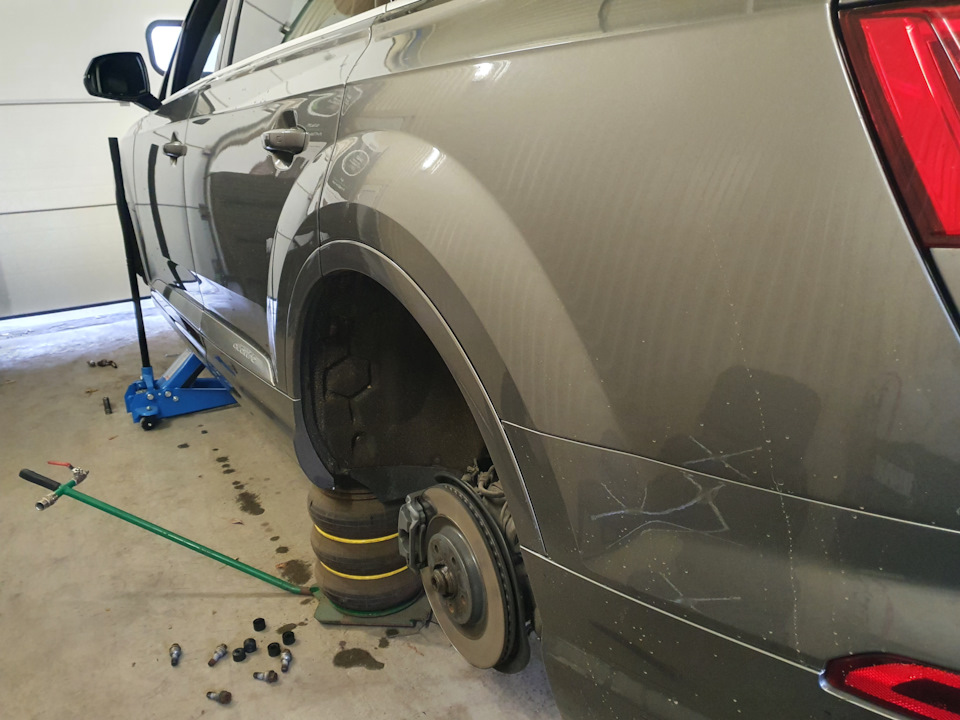 Нові шини для Q7 4M 255/50R20 109V 5