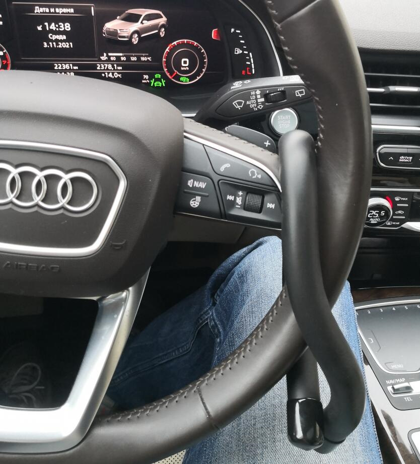Помічник руху в пробці: візьміть кермо або обманюємо автопілот Audi 4