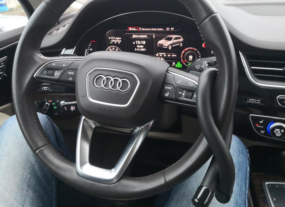 Помічник руху в пробці: візьміть кермо або обманюємо автопілот Audi 3