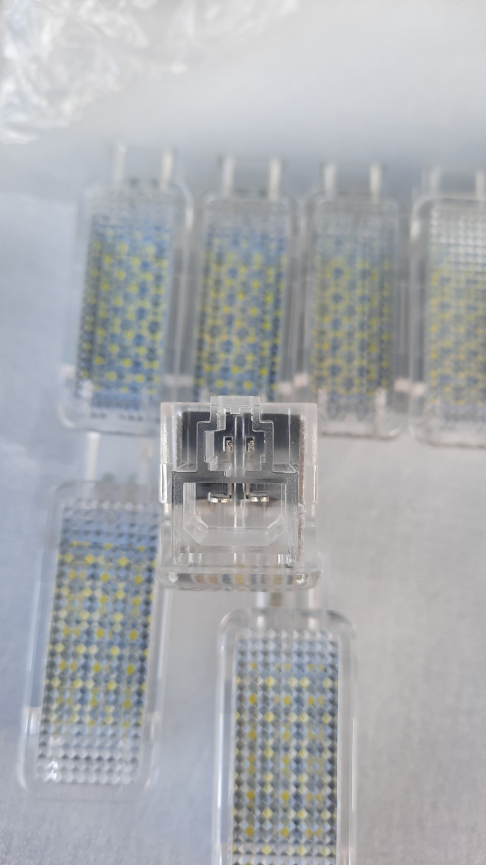 LED підсвічування дверей/багажника 3