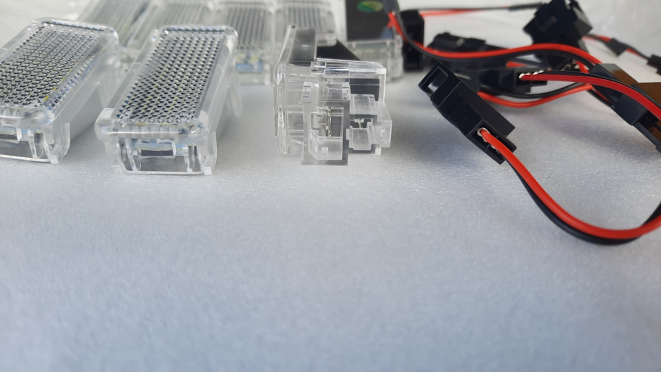 LED підсвічування дверей/багажника 2
