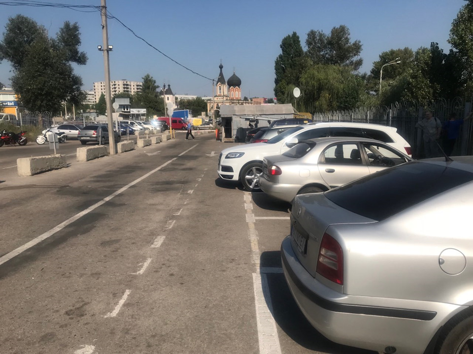 Ох ці парковки на майданчику техогляду ... 1