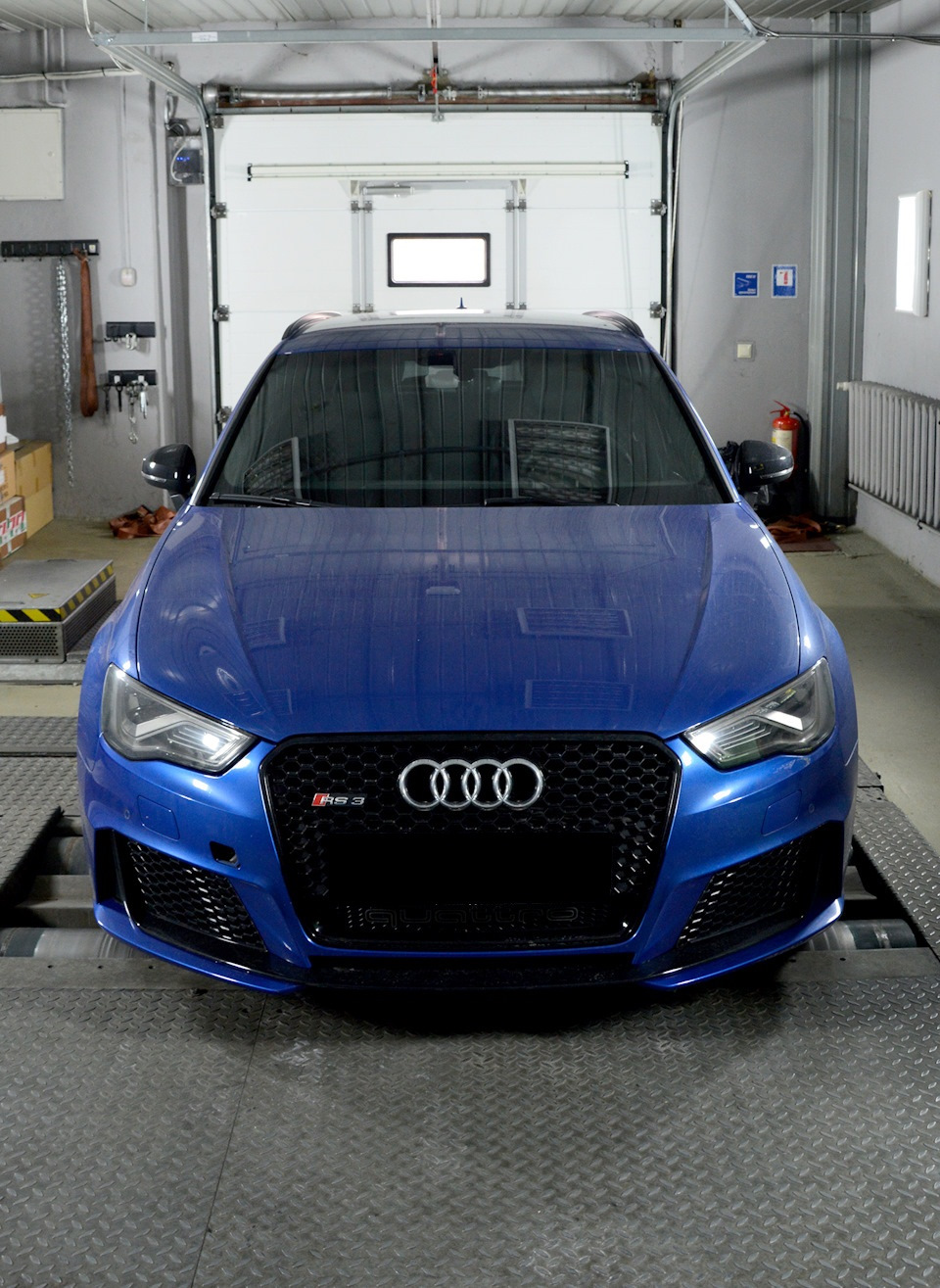 Audi RS3 8P APR Stage 2 vs Audi RS3 8V APR Stage 2! 1