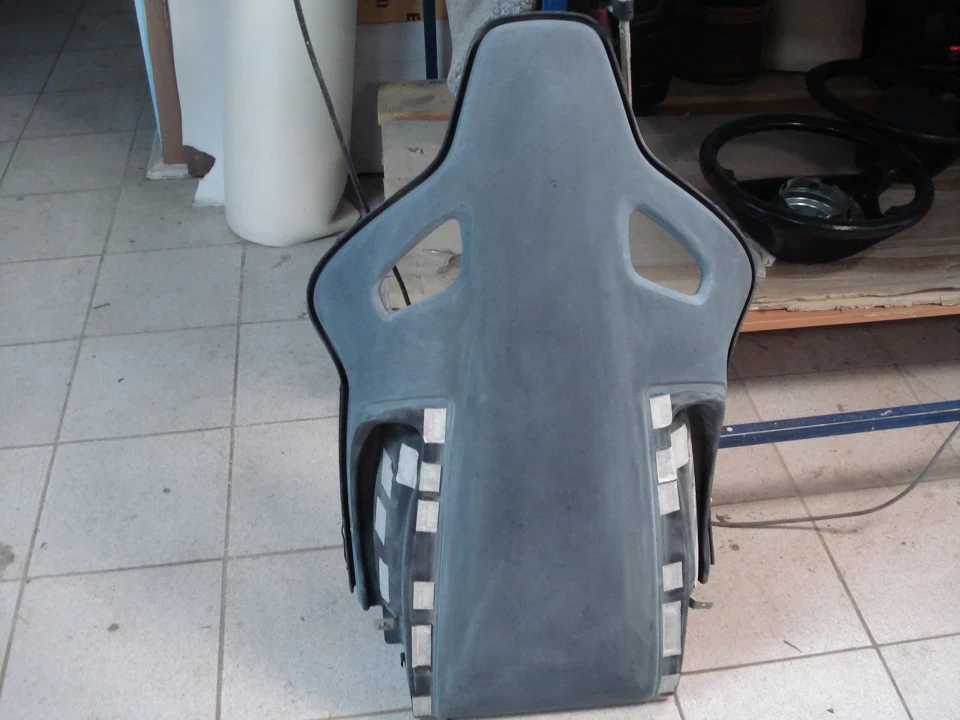 Початок карбонових Recaro