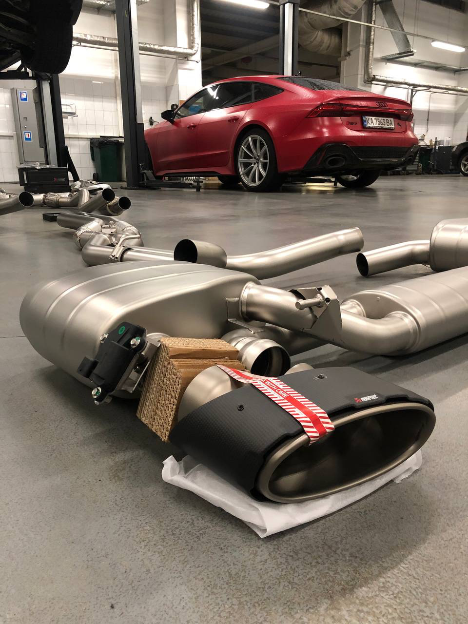 Титановий вихлоп + спорт кати Akrapovic 2