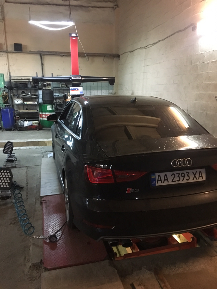 Заміна мастила Audi S3 8v і розвал/сходження 4