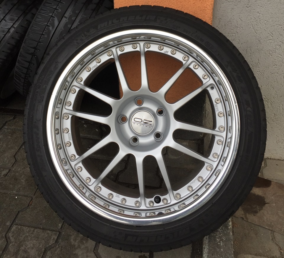 продам 18x8.5 OZ Superleggera III з гумою 1