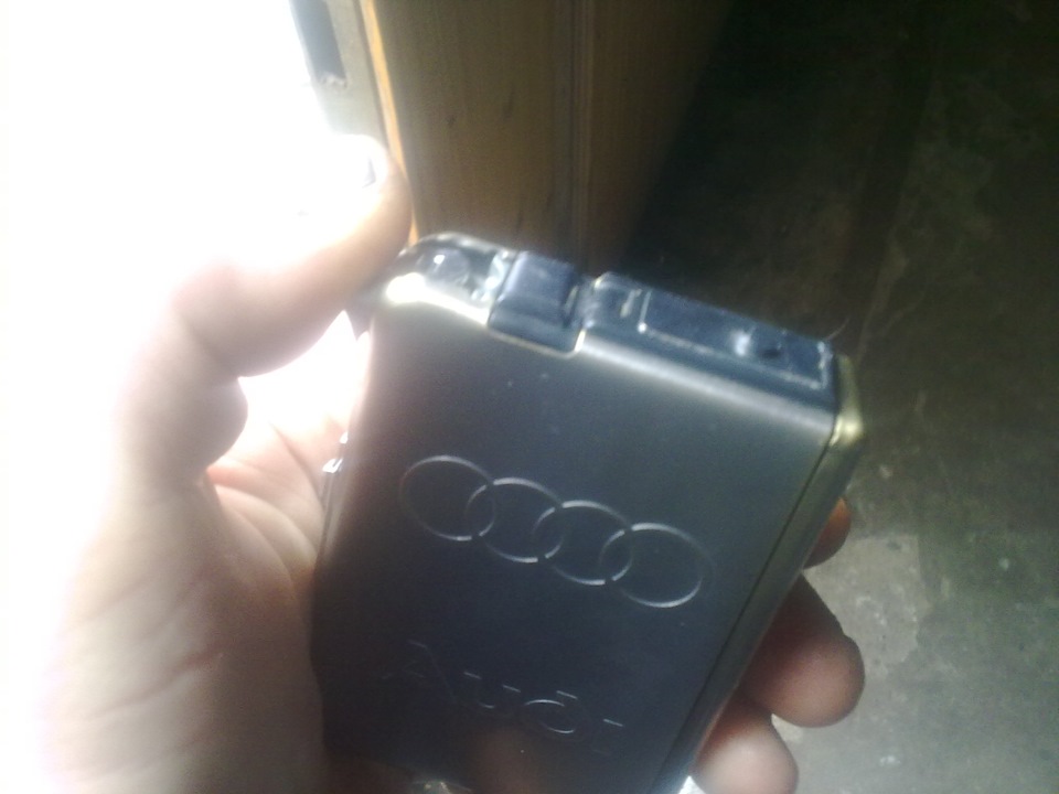 Під сигар-запальничка AUDI 2