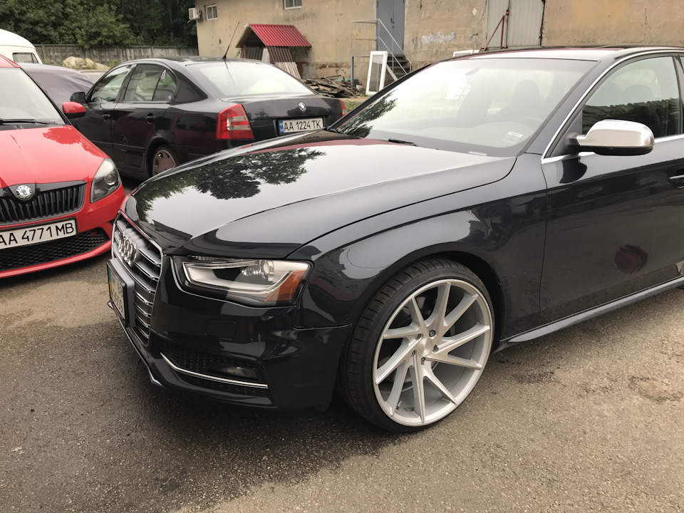 Психанув наприкінці сезону! Диски Niche Invert R20 10,5j ET45 1