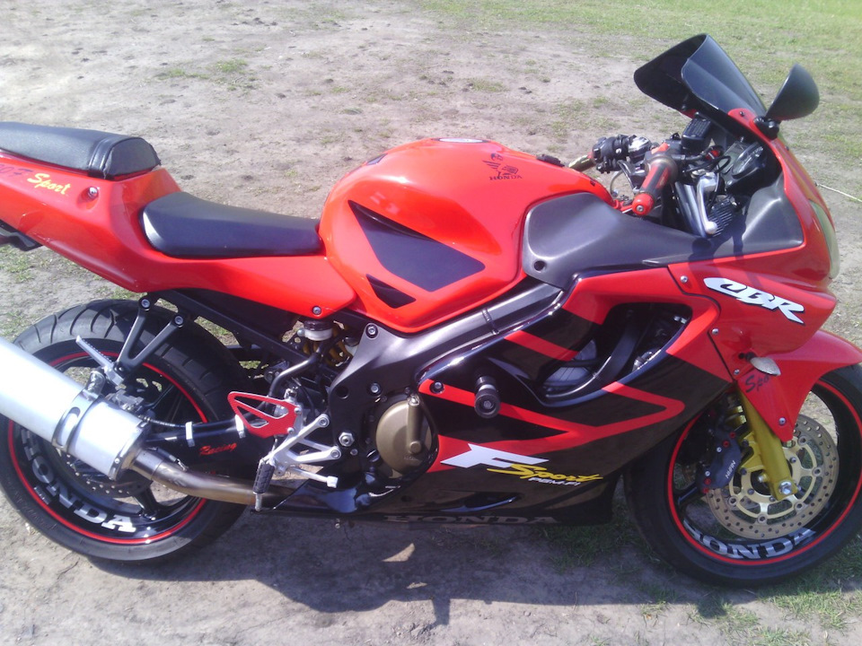 фото мій Honda CBR 600 F4i Sport. … 2002 рік 3