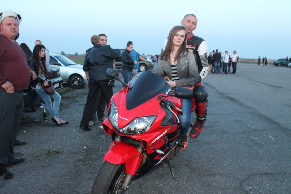 фото мій Honda CBR 600 F4i Sport. … 2002 рік 2
