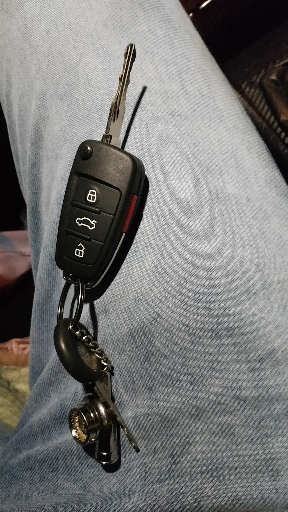 Ключ Audi s4c4. 2