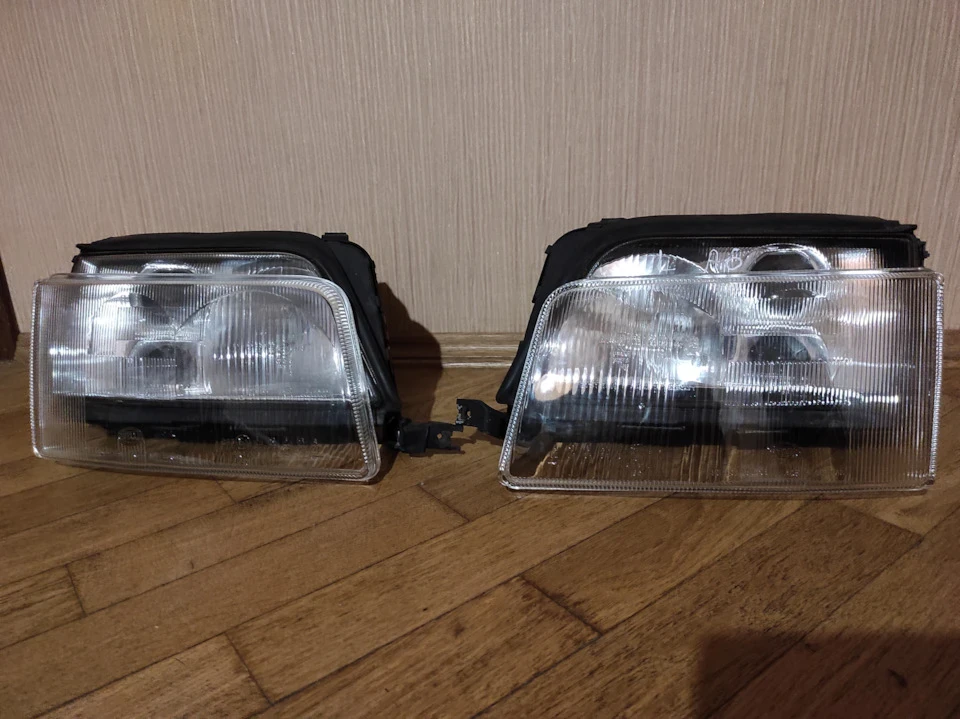 Оптика Audi 100 urs4)