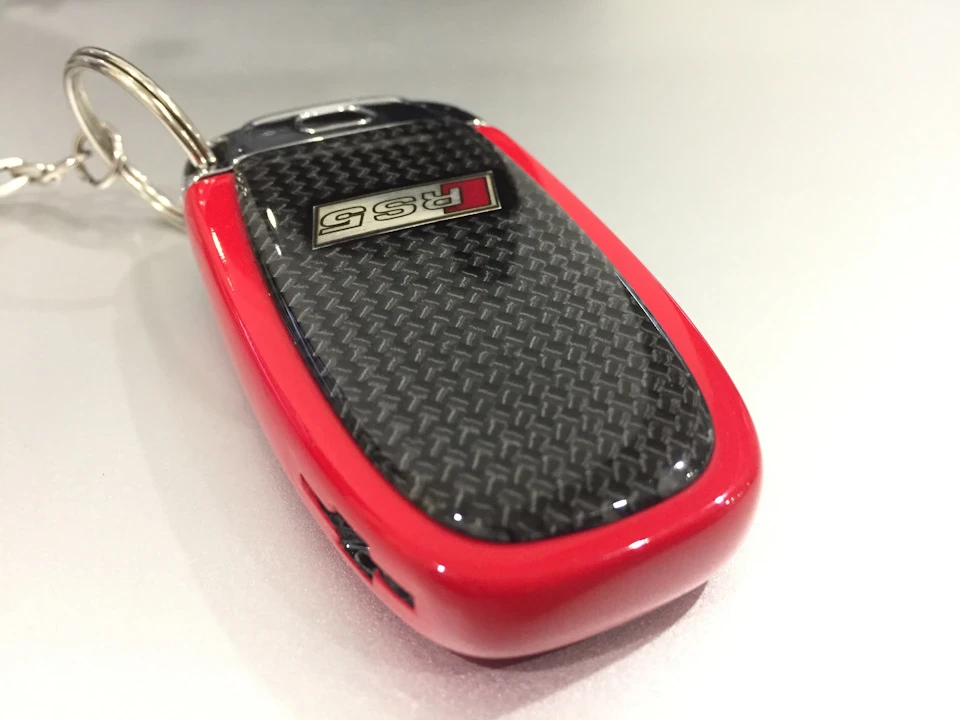 # 112 Ключ. Audi Carbon
