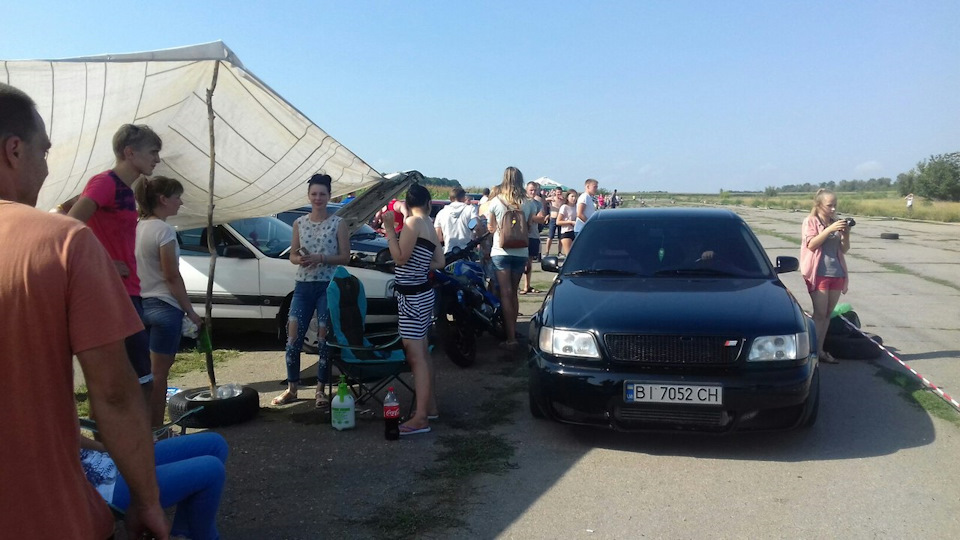 Відпочинок з друзями. 1