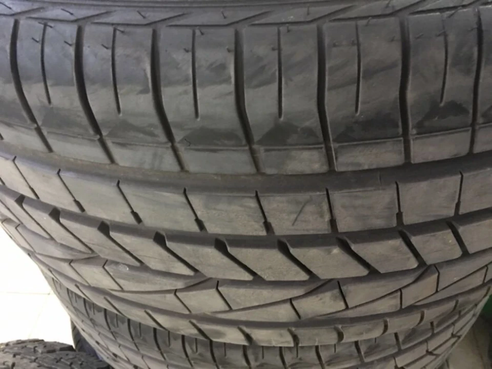 Гума GoodYear Excellence 275/35R20. віддам не дорого!