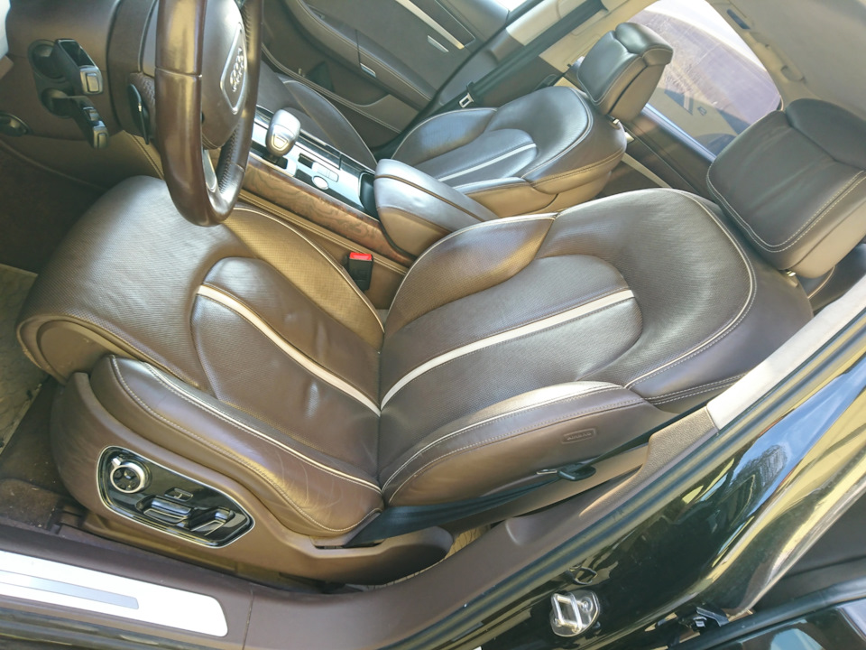 Сидіння Audi A8 D4 1
