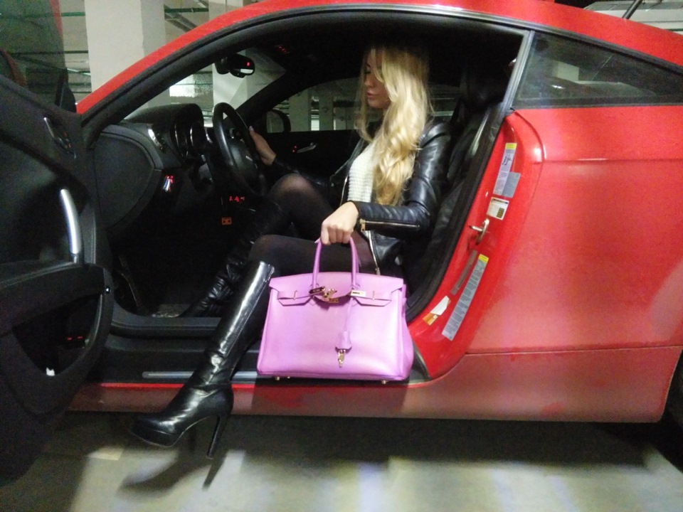 Як правильно (дівчатам) сідати в Audi TT :)) 1