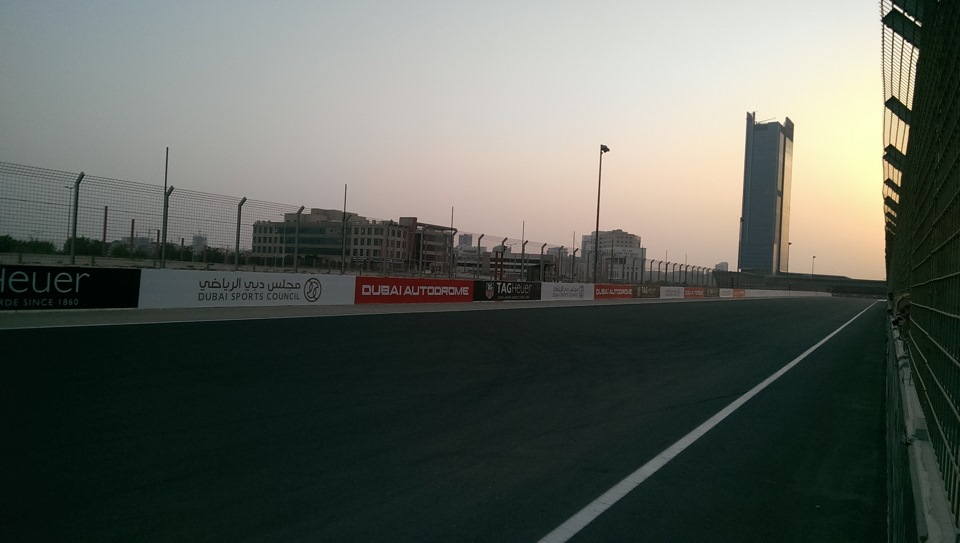 Audi Driving Experience Dubai: TT та R8 V10 2