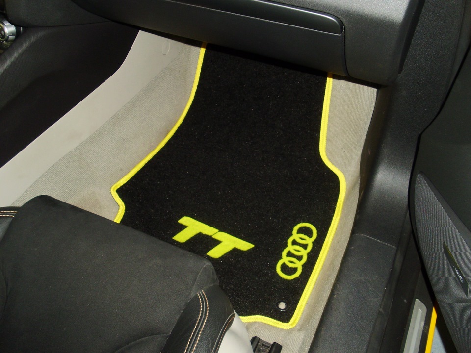 Текстильні килимки в салоні Audi TT (Yellow style) 4