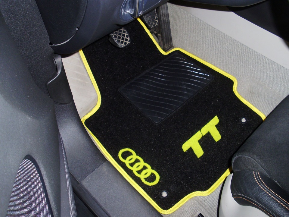 Текстильні килимки в салоні Audi TT (Yellow style) 3