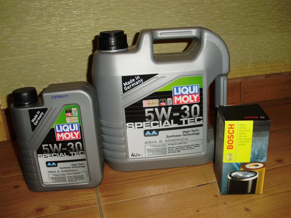 Заміна оливи LIQUI MOLI 5W-30 Special Tec AA та масляного фільтра Bosch
