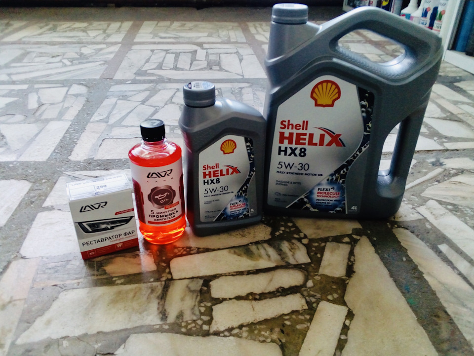 Заміна мастила Shell Helix HX8 5W30 та масляного фільтра MAHLE 1
