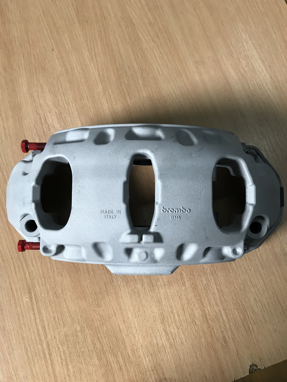 Гальма перед. Супорта Porsche 6 поршнів, гальмівні диски 375х36 4