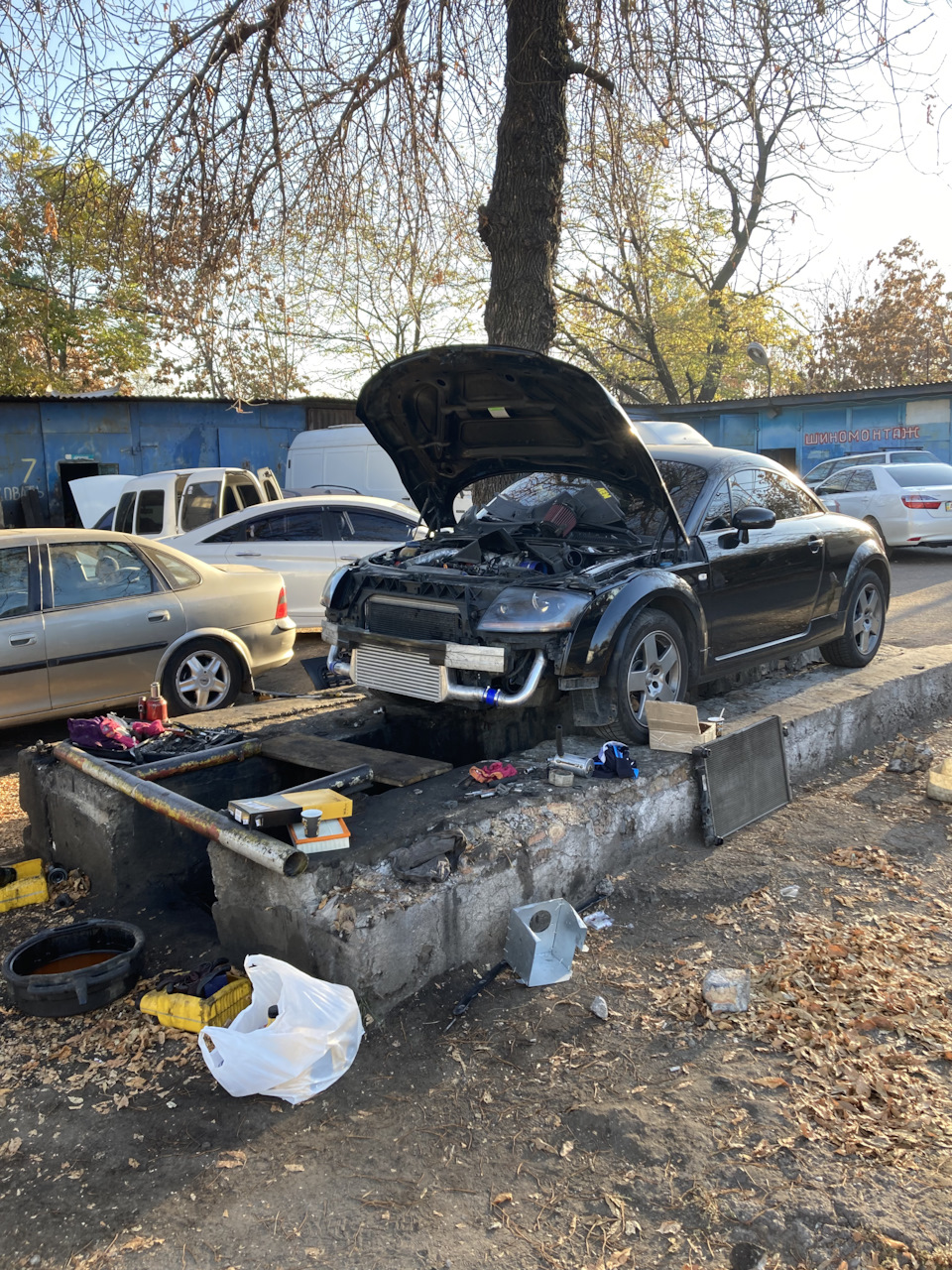 Заміна радіатора від Audi TT 8n 3.2 5
