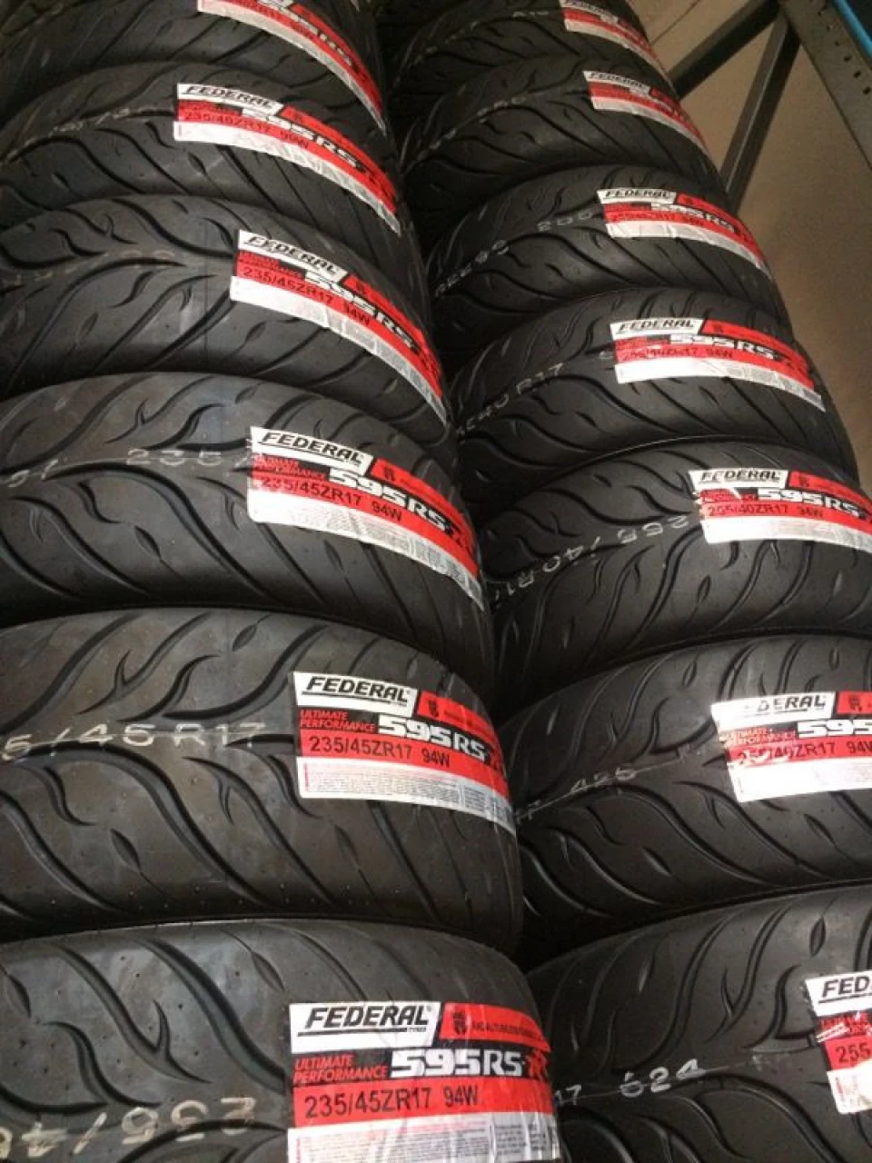 Federal 595 RS-RR 225/40 ZR18