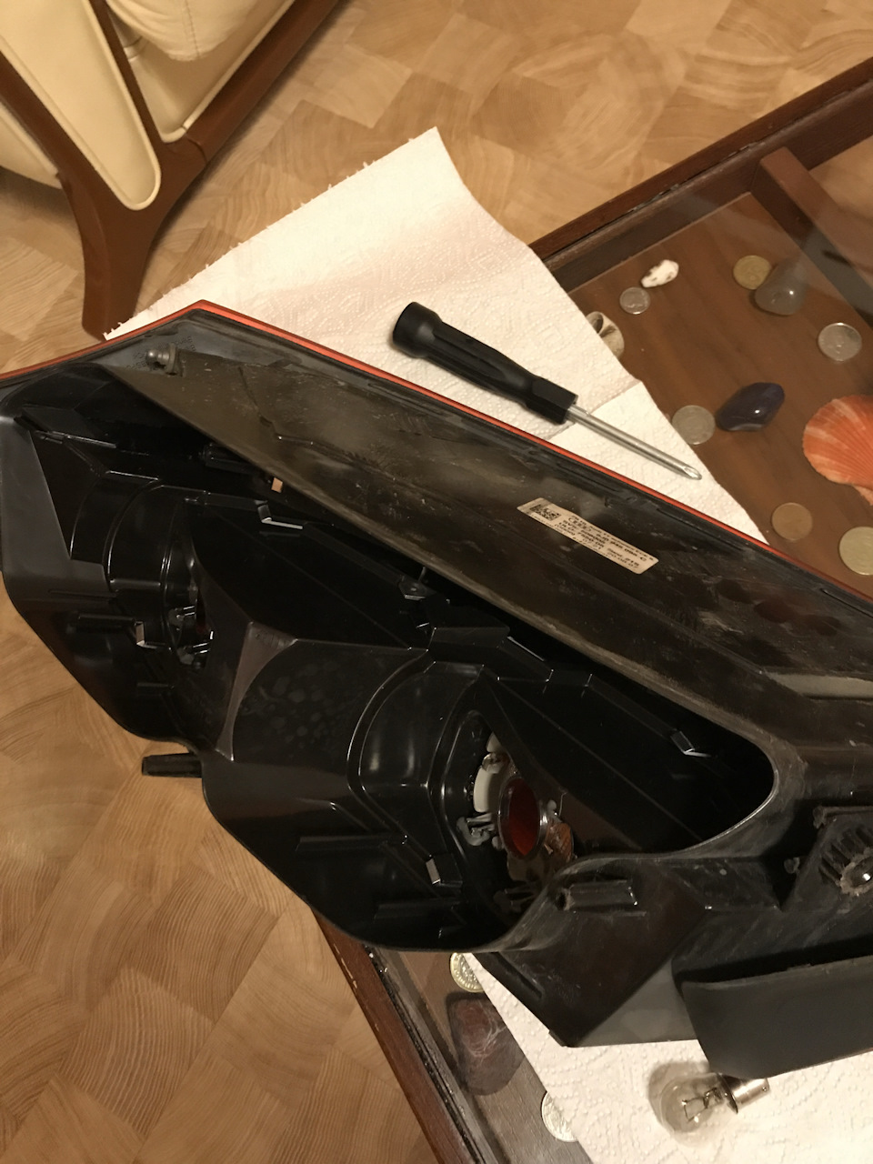 Лівий задній ліхтар погас :( Заміна лампочок 3