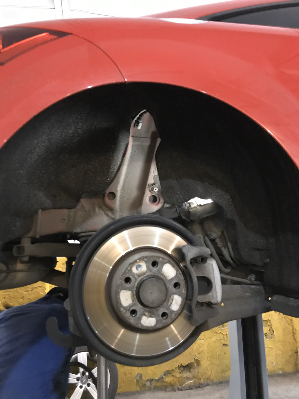 Заміна Амортизаторів Magnetic ride на Bilstein B4 3