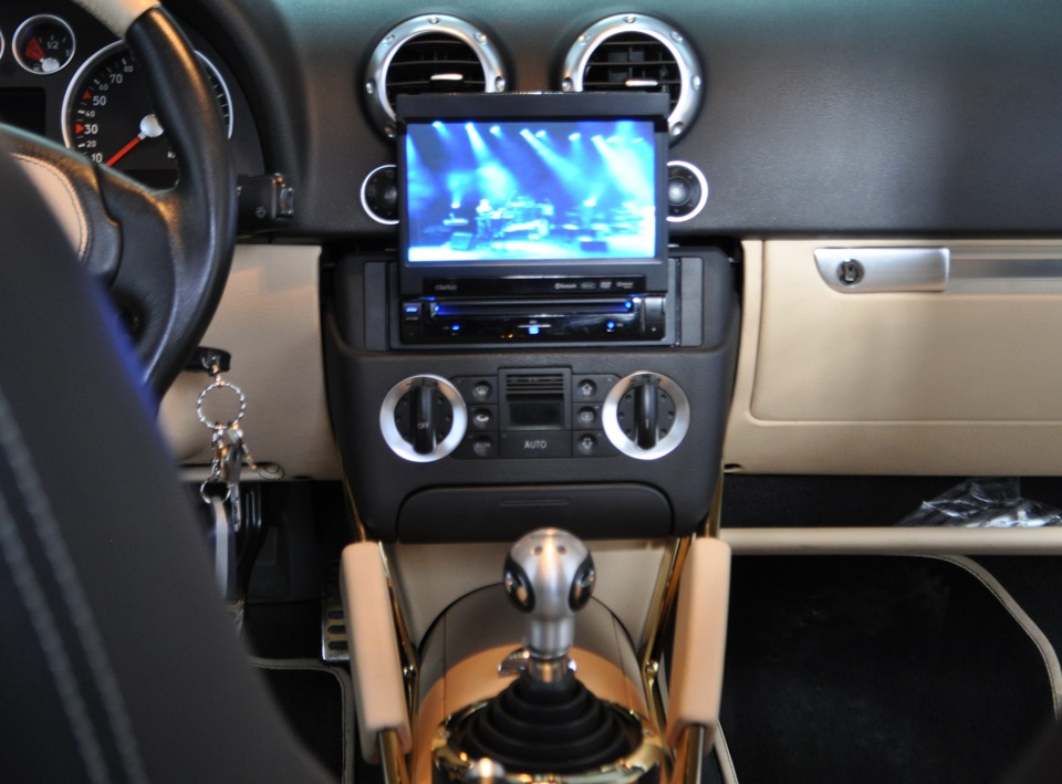 Clarion VZ401E-новий мультимедійний центр CHAMELEON 2 частина 4