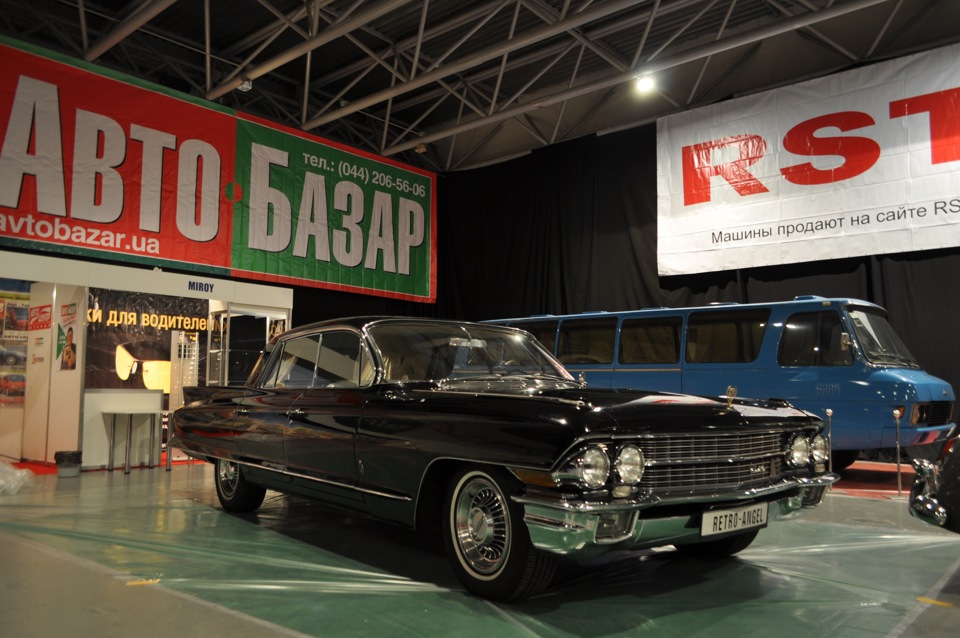 Перші шпигунські фотки з виставки Retro & Exotica Motor Show, що ще не відкрилася 5