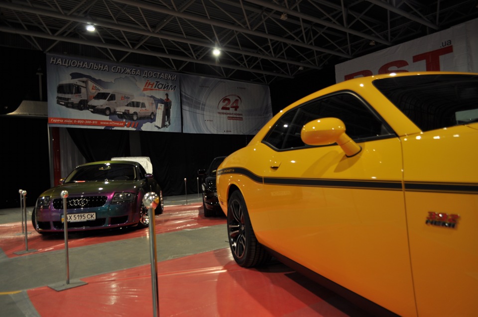 Перші шпигунські фотки з виставки Retro & Exotica Motor Show, що ще не відкрилася 4