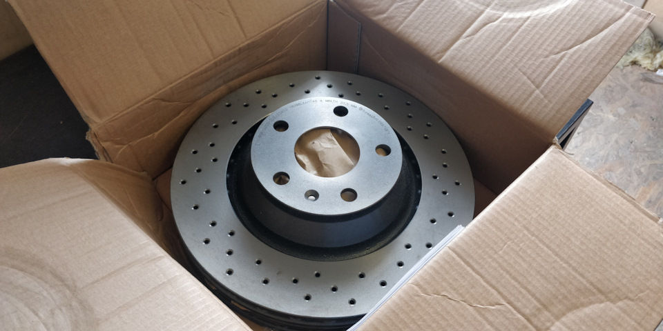 Brembo Xtra Зад + Brembo 8 Pot перед - примірка, друга спроба 1